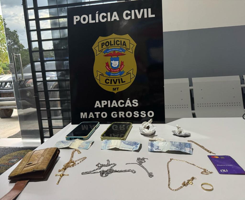 Polícia Civil prende amigos que moravam juntos e vendiam drogas em Apiacás - 